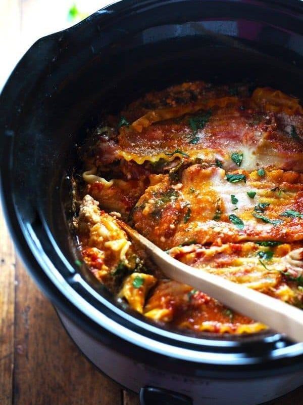 Super Easy Skinny Veggie Crockpot Lasagna - a handful of simple ingredients for a healthy family dinner. | https://trim-fat.fit